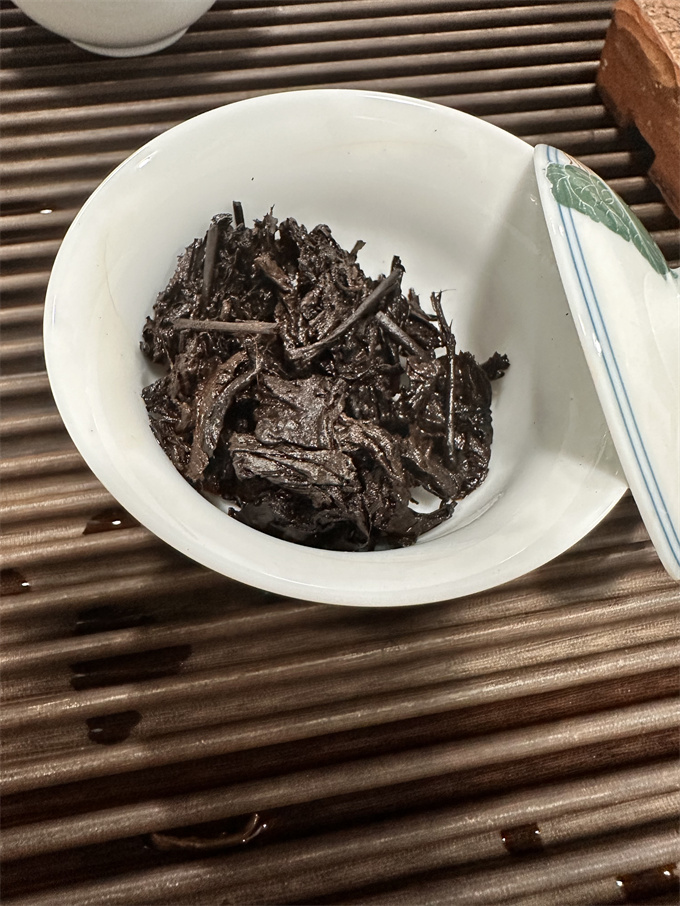 [云芝茶厂]2005年 金瓜贡茶 熟茶 500g