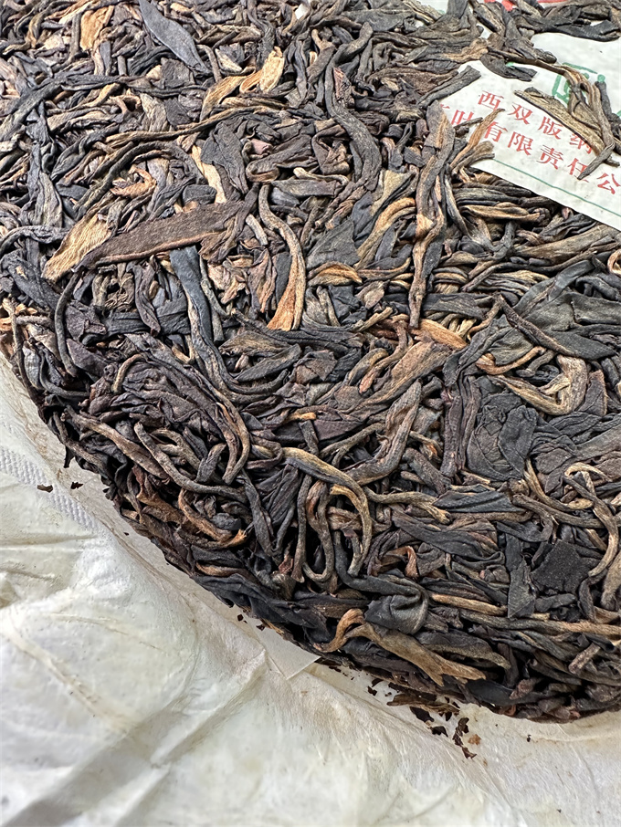 [班章茶厂]2010年 老曼娥定制的新班章 生茶400g