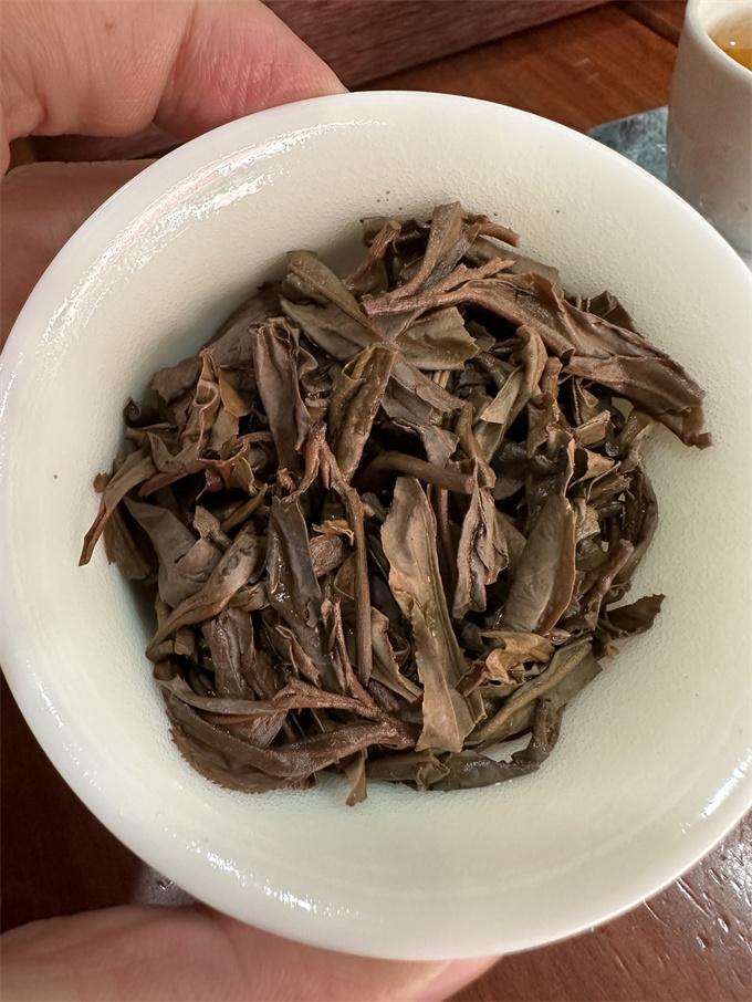 [班章茶厂]2010年 老曼娥定制的新班章 生茶400g